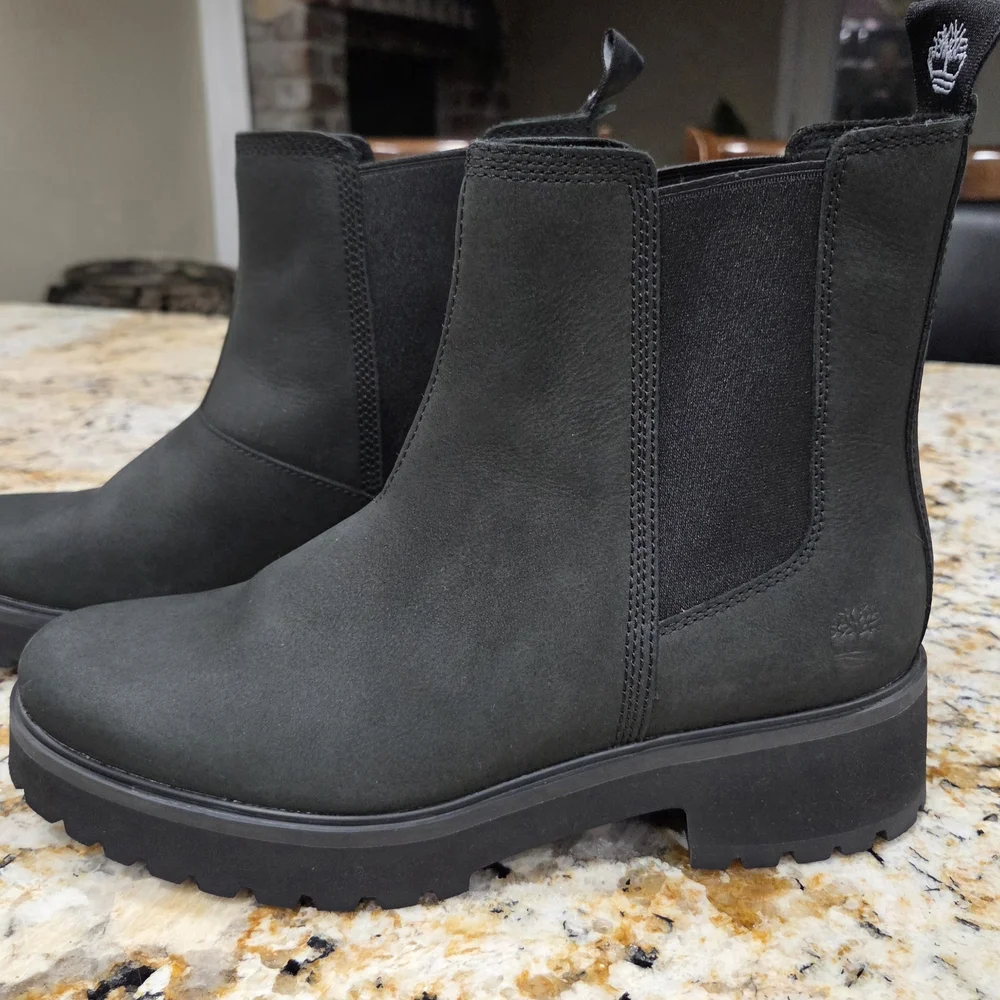 NWOB Timberland Carnaby Cool Chelsea Black Women's Boots Size 9.5 - Picture 2 of 3